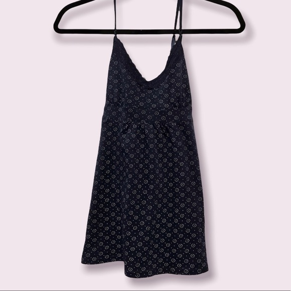 🌟SALE 2/$10.00‼️ American Eagle Women’s Navy/ Floral Top/ tied waist size M - Picture 7 of 9